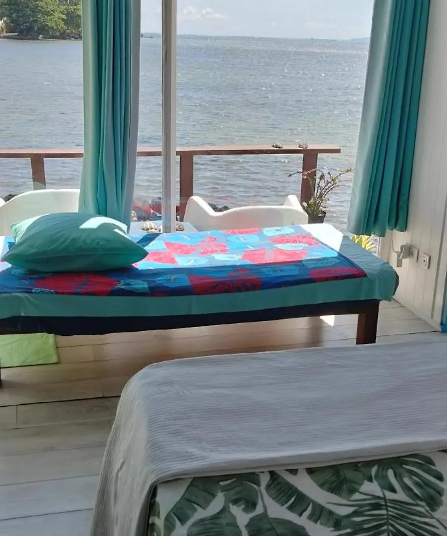 Guest house Bungalow Vue Lagon 180 Degre, La Maison Bleue Moorea