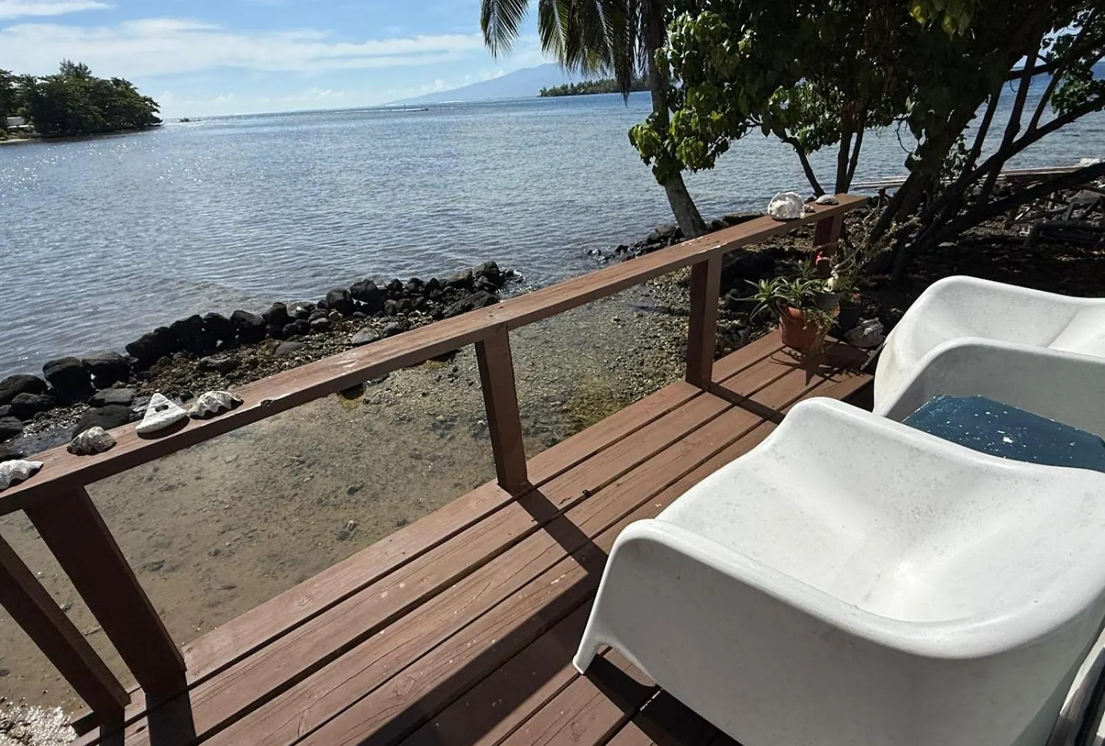 Guest house Bungalow Vue Lagon 180 Degre, La Maison Bleue Moorea